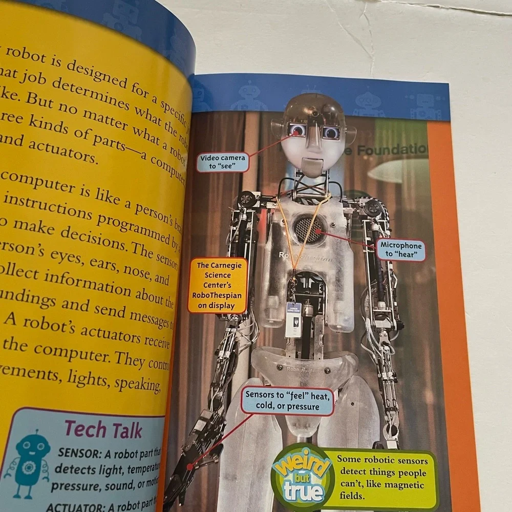 Robots (National Geographic Kids: Level 3 (Paperback)) by Stewart, Melissa